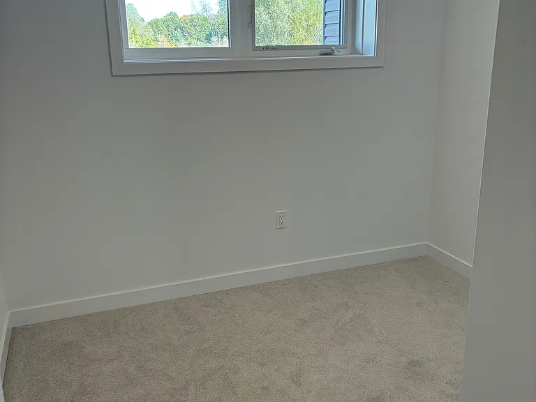 940 Saint David St N #45 — Photo 10