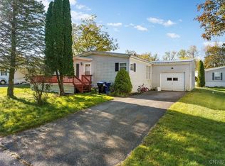 8 Waterwheel Cir, Clark Mills, NY 13321