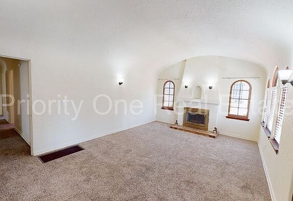 3rd image of 4644 E Talmadge Dr