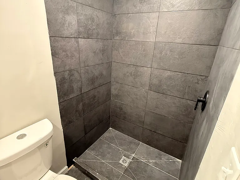 41 Howe St #1R — Photo 15