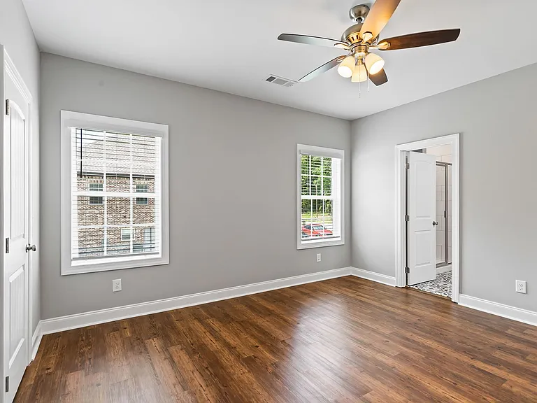 808 Downs Ct — Photo 16