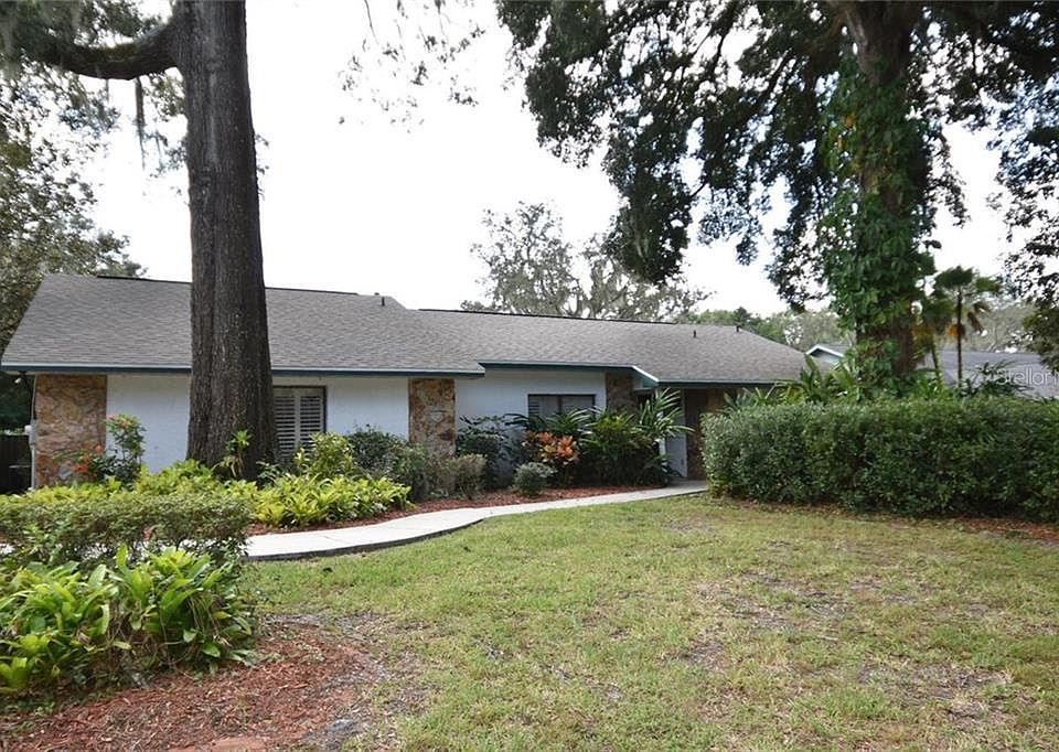 1st image of 1015 Hollyberry Ct