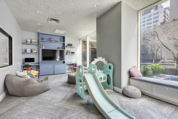 Rented by Compass | media 27