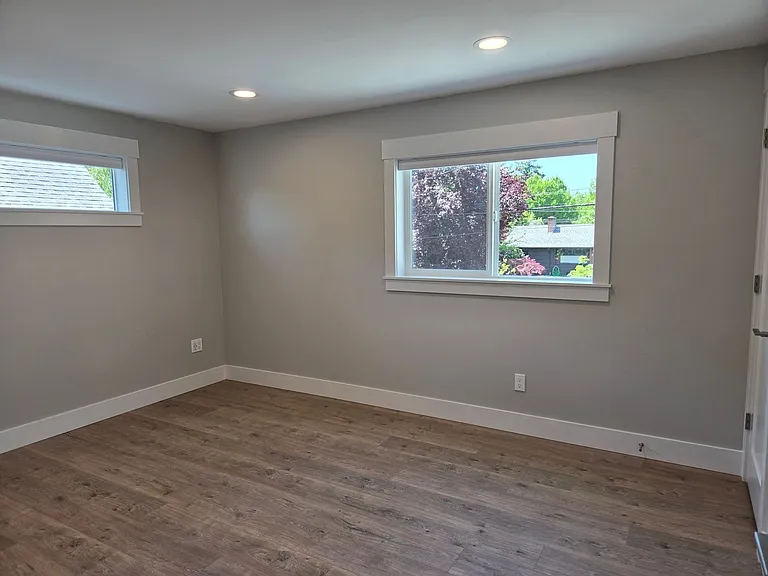 9136 N Portsmouth Ave — Photo 11