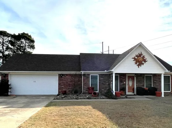 105 Pleasant View Ct, Bryant, AR 72022