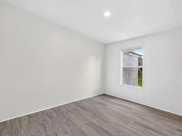 6766 NE 1st Pl — Photo 22