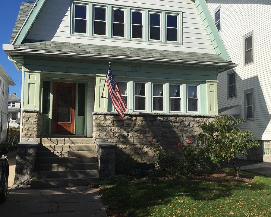 1st image of 84 Crestwood Ave
