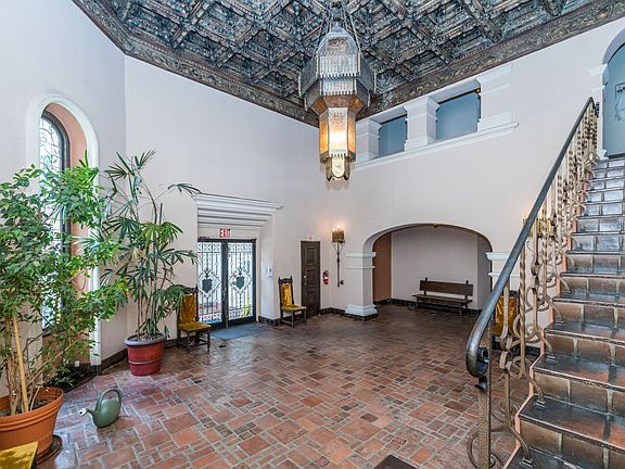 3rd image of 491 Crescent St #303