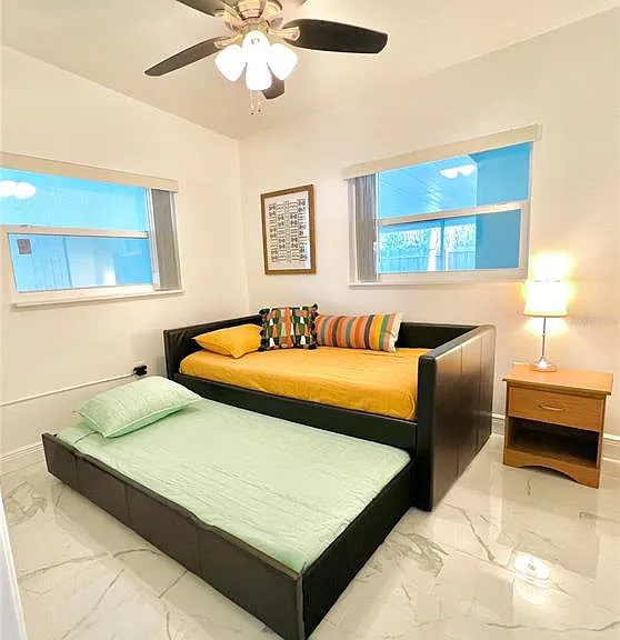 2173 Riviera Dr — Photo 18