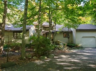 4218 Lake Path Way, Pocono Pines, PA