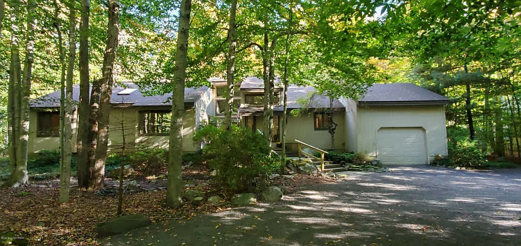 4218 Lake Path Way photo 1