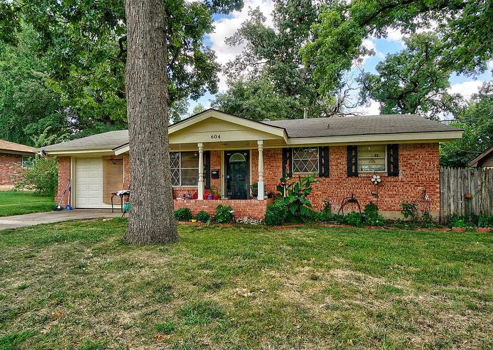 1st image of 604 Flamingo Way