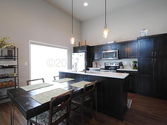 4th image of 1393 Goldenwood Dr