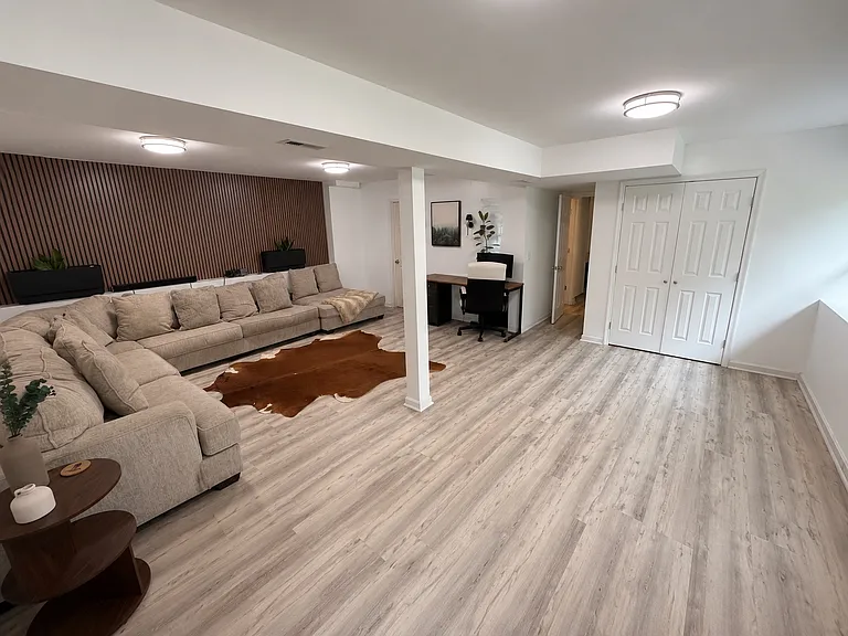 6811 Sawmill Cir #4 — Photo 8