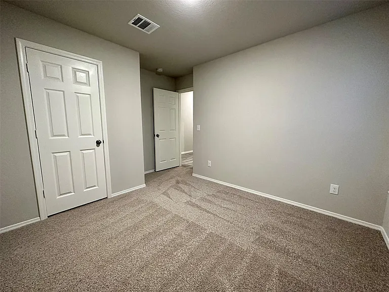 506 Dalloway St — Photo 9