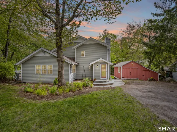 28 Davis Road, New Hartford, CT 06057