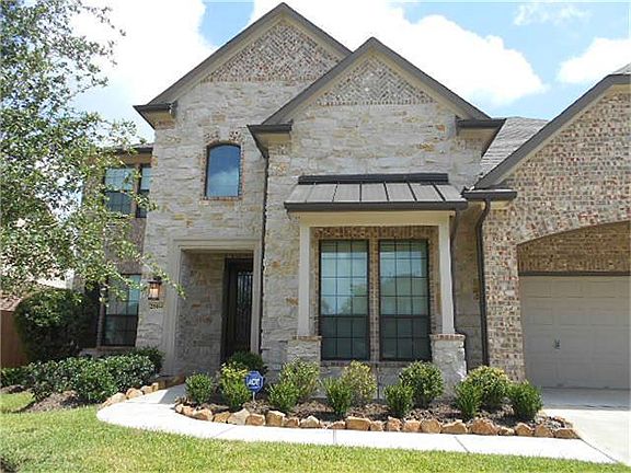 3rd image of 2884 Emilia Ct