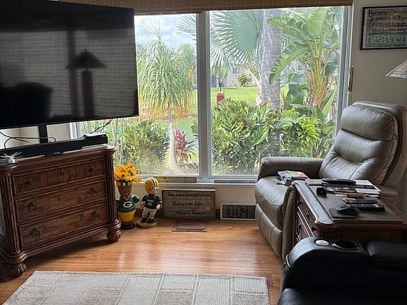2nd image of 2425 Harden Blvd #230