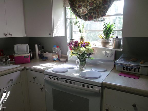 5th image of 625 Magnolia Ave