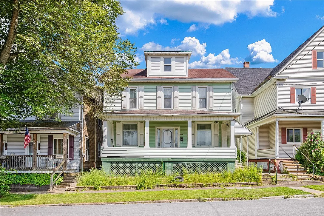 644 Grove Ave photo 1