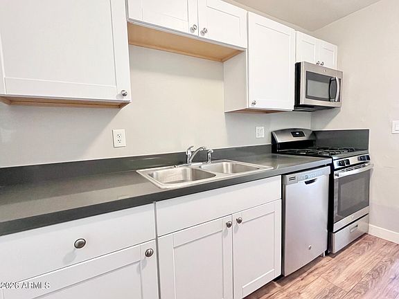 4th image of 10839 N 15TH Avenue N