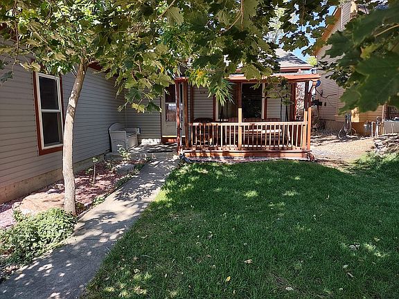 Front view to front door