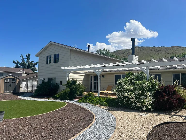 7370 Pembroke Dr — Photo 28