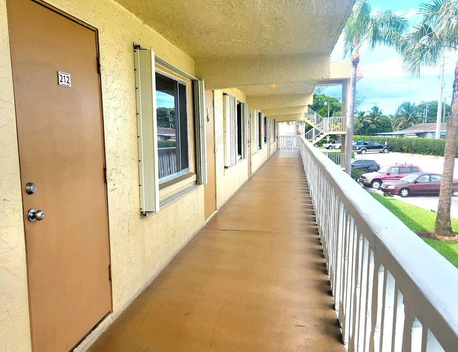 2 bed, 1.5 bath, 825 sqft, $1,600 — Photo 2