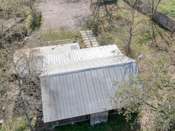 262 W Oak Loop, Cedar Creek, TX 78612