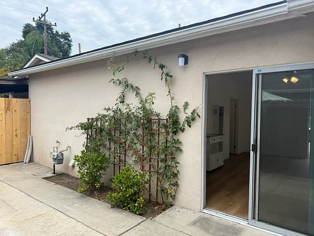 Cambridge Dr — Photo 14