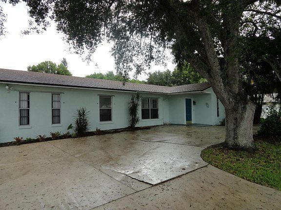 2nd image of 5906 Papaya Dr