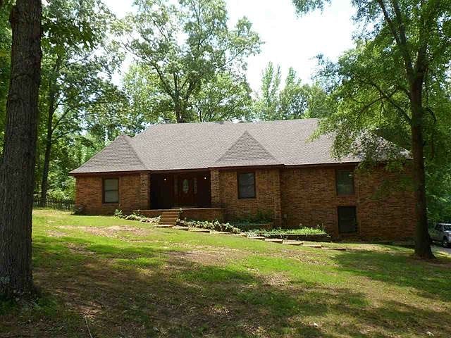 1st image of 245 Catalpa Dr