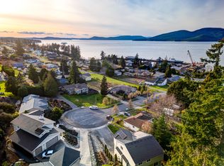 1401 Dakota Ave, Anacortes, WA 98221