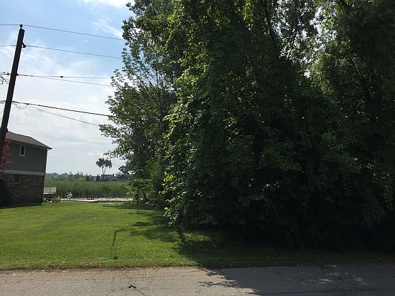 2nd image of Beachland Blvd
