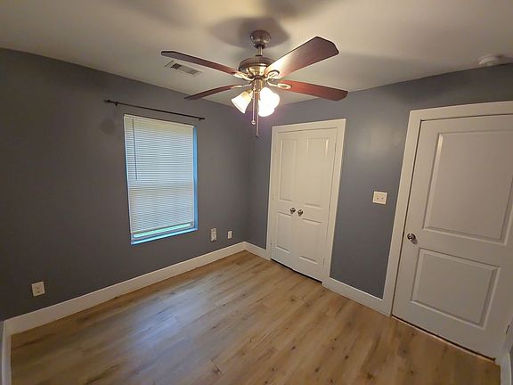 3rd image of 11435 Raincove Dr #B