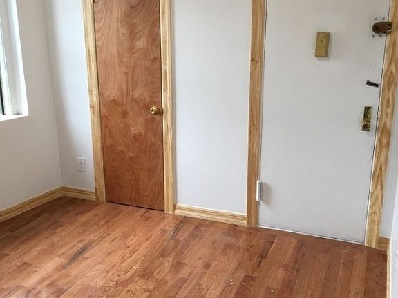 2nd image of 140 W 238th St APT B52