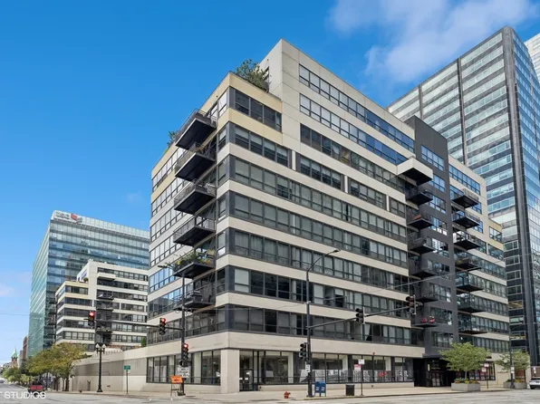 130 S Canal St APT 316, Chicago, IL 60606