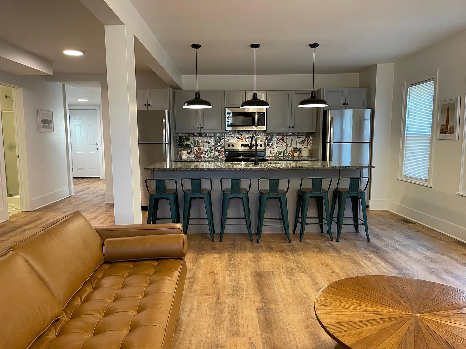 8 bed, 3125 sqft, $6,800 — Photo 3