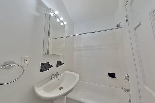 Rented by Platinum Properties | media 22