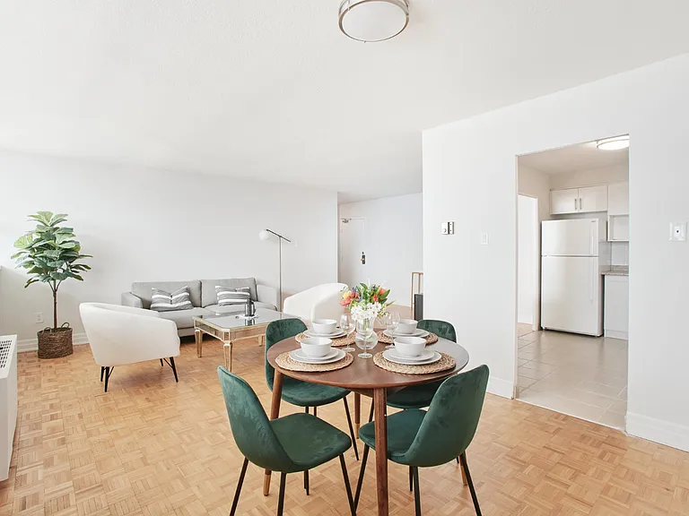 35 Warrender Ave #1 BD — Photo 1