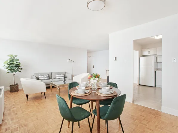 35 Warrender Ave, Toronto, ON M9B 5Z5