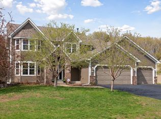 9384 Redwell Ln, Woodbury, MN 55125