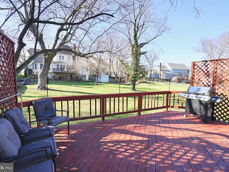 4218 University Dr — Photo 3