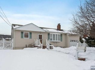 11 Lausecker Ln, Secaucus, NJ 07094