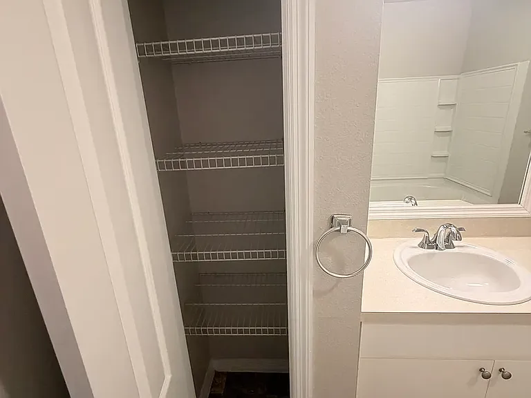 1429 Villa Capri Cir #201 — Photo 21