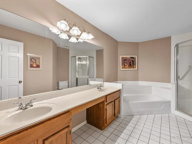 2106 Glasgow Ct — Photo 21