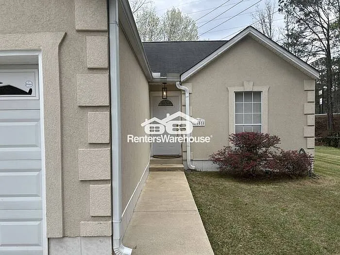 5101 Woodland Trce — Photo 2