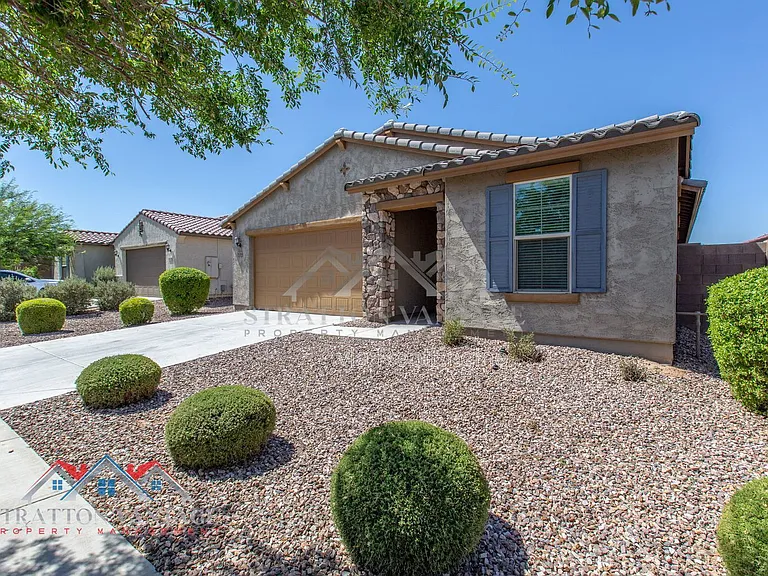 16264 W Canterbury Dr — Photo 2
