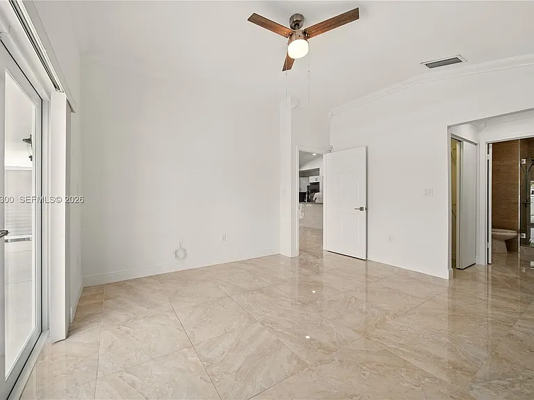5202 NW 187th St — Photo 8