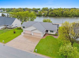 284 Highland St, Wrightstown, WI 54180